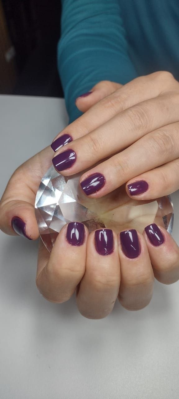 Esmaltação roxo uva com brilho intenso - Esmaltação em Gel Ubiratã